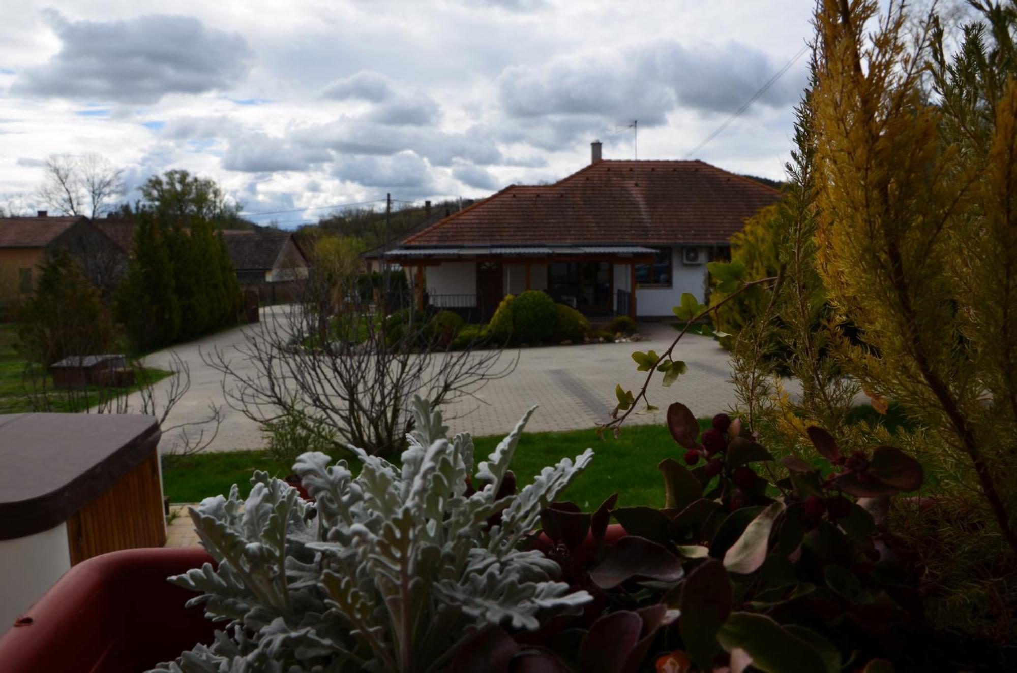 Hotel Kerekerdo Vendeghaz Kisszékely Exteriér fotografie