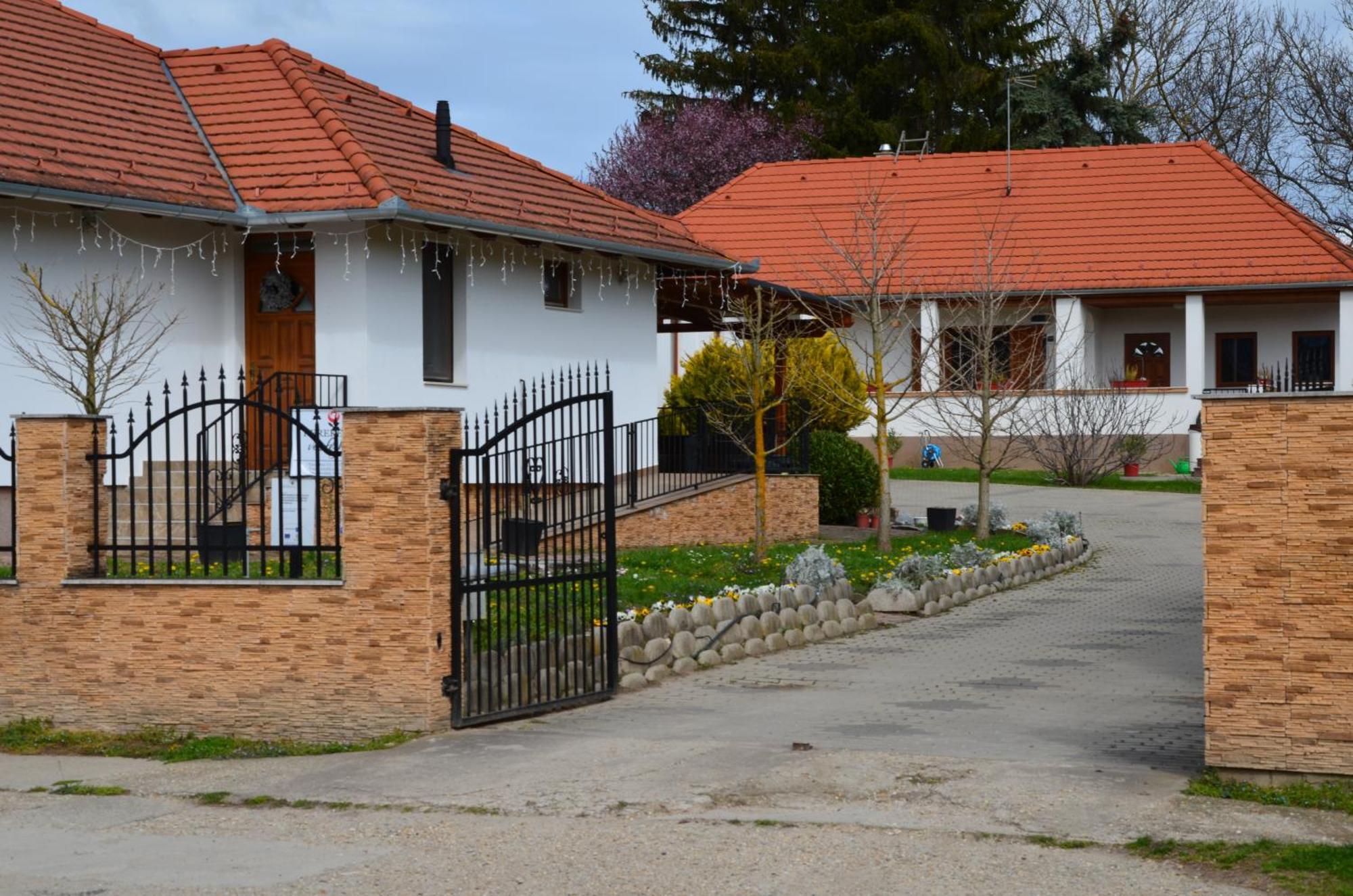 Hotel Kerekerdo Vendeghaz Kisszékely Exteriér fotografie